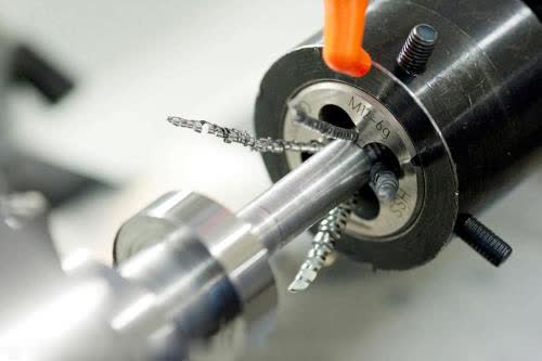 法士威高強(qiáng)度螺絲的生產(chǎn)工藝你知道嗎?